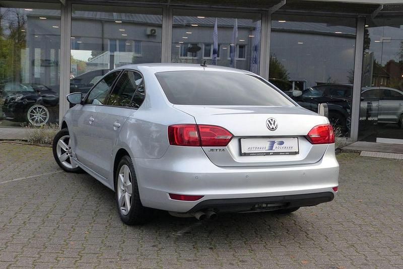 Gebraucht VW Jetta Comfortline 160 PS (117 kW) 2014 Reflexsilber metallic Limousine