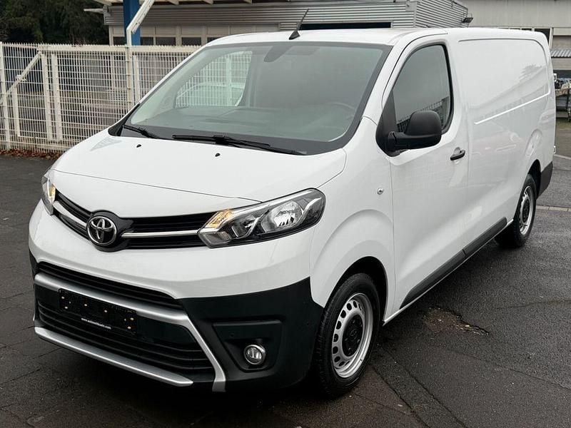 Weiß Gebraucht 2024 Toyota Proace Van / Kleinbus | 24.990 € (Superpreis) - Bild 1/4