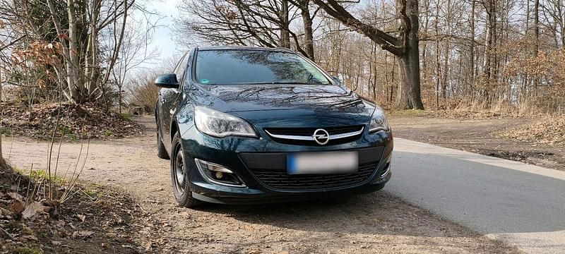 Gebraucht Opel Astra 130 PS (95 kW) 2013 Grün Kombi