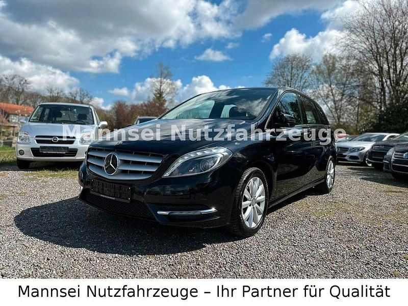 Gebraucht Mercedes B200 136 PS (100 kW) 2012 Schwarz Van / Kleinbus