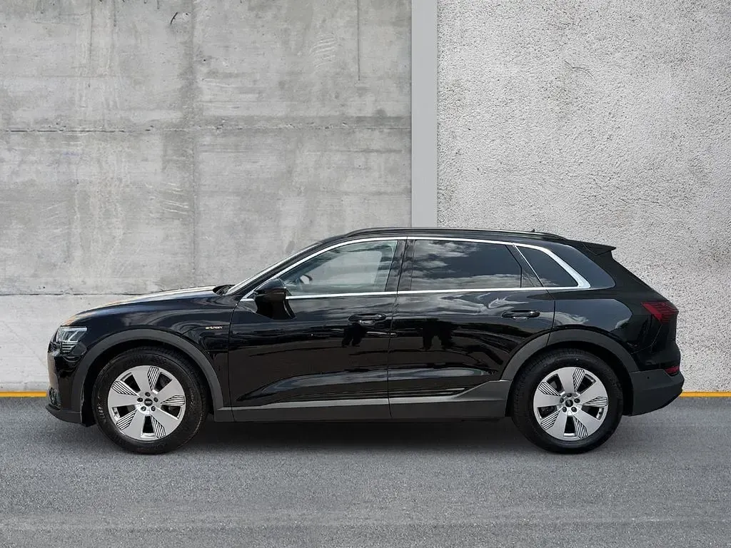 Gebraucht Audi e-tron Ambiente 230 kW (313 PS) 2021 Schwarz SUV