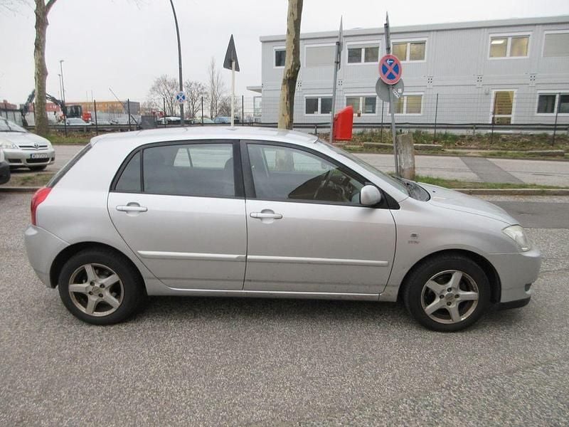 Gebraucht Toyota Corolla 110 PS (80 kW) 2002 Silber Limousine
