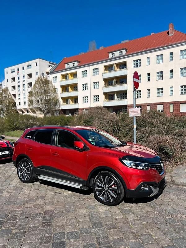 Rot Gebraucht 2017 Renault Kadjar SUV | 11.000 € (Guter Preis) - Bild 1/4