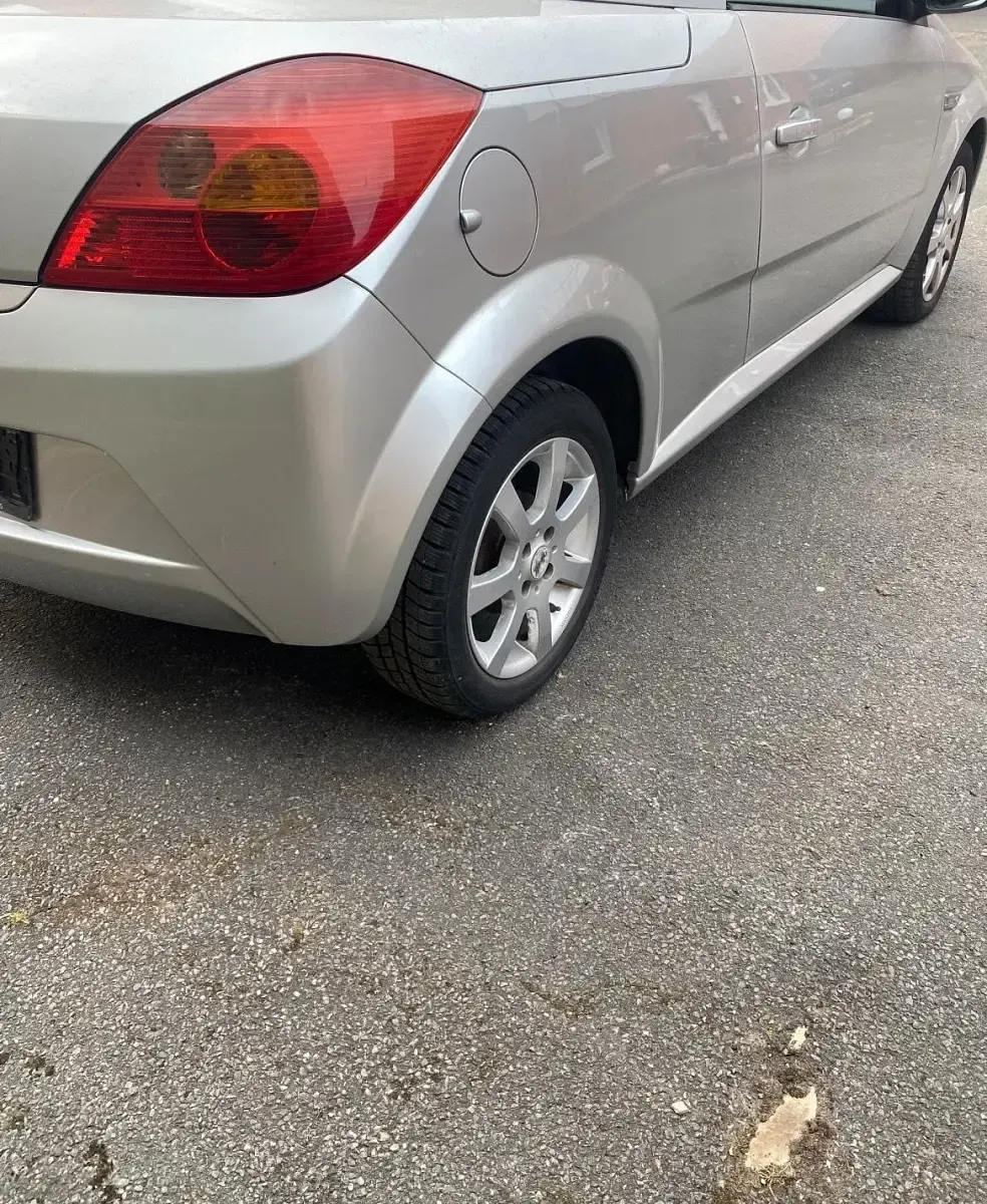 Gebraucht Opel Tigra 90 PS (66 kW) 2007 Silber Cabrio