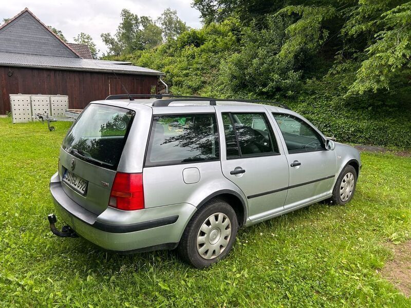 Silber Gebraucht 2001 VW Golf IV Kombi | 700 € (Guter Preis) - Bild 1/4