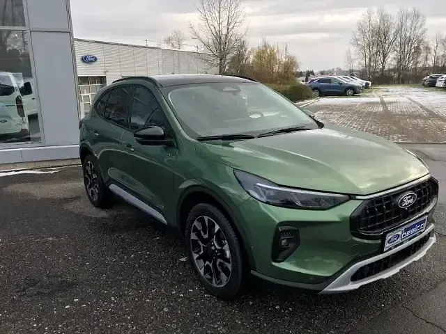 Gebraucht Ford Kuga Active X 242 PS (177 kW) 2024 Grün SUV