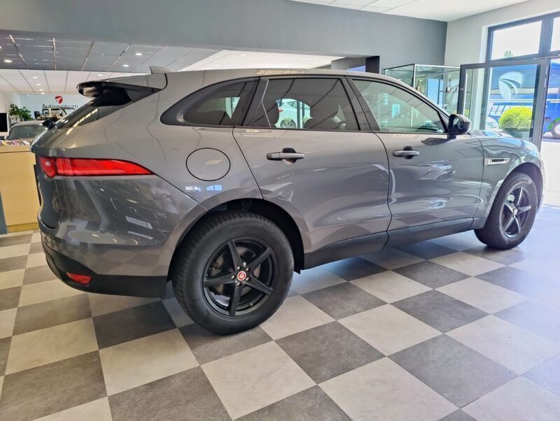 Gebraucht Jaguar F-Pace Pure 180 PS (132 kW) 2016 Corris grey SUV