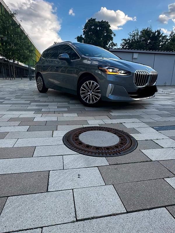 Gebraucht BMW 220 Active Tourer Performance 218 PS (160 kW) 2023 Silber Van / Kleinbus