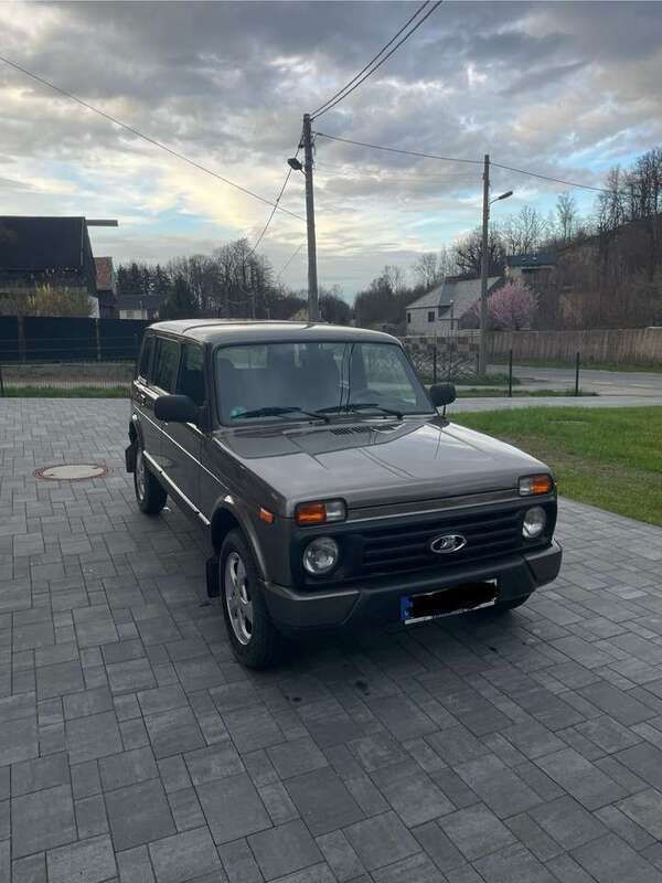 Gebraucht 2018 Lada Urban SUV | 9.900 € (Fairer Preis) - Bild 1/4