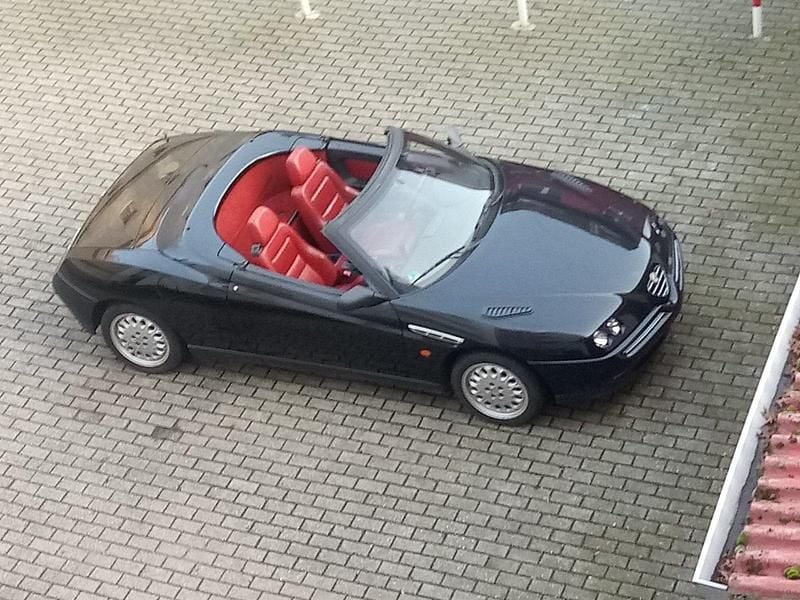 Schwarz Gebraucht 1997 Alfa Romeo Spider Cabrio | 4.900 € (Guter Preis) - Bild 1/4