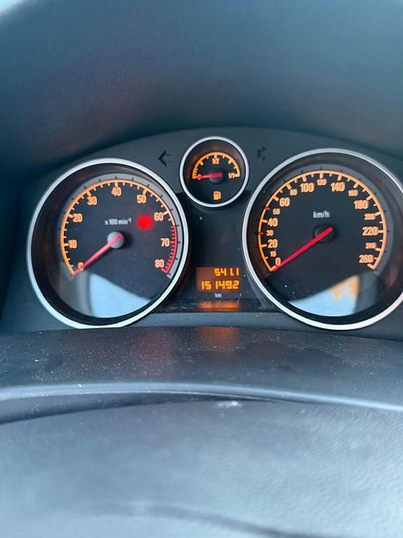 Gebraucht Opel Astra Catch Me 116 PS (85 kW) 2007 Silber Limousine