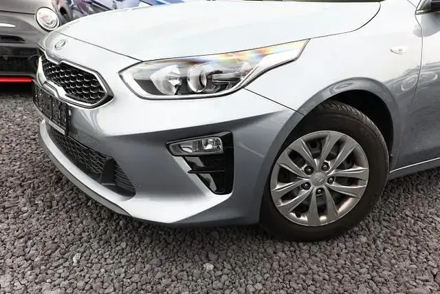 Gebraucht Kia Ceed Sportswagon Vision 140 PS (102 kW) 2019 Lunar silber metallic lunar silber metallic Kombi