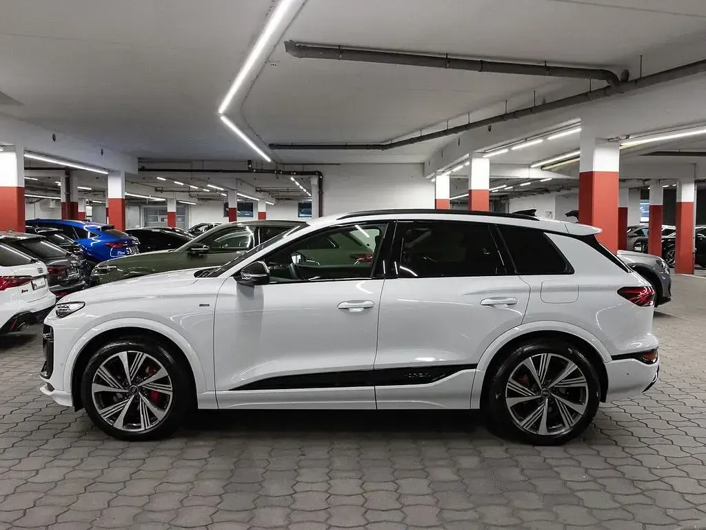Gebraucht Audi Q6 e-tron Performance 225 kW (306 PS) 2025 Gletscherweiß metallic SUV
