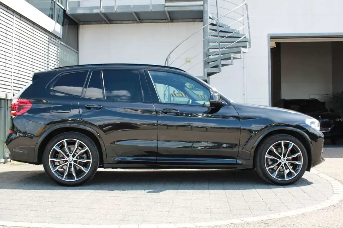 Gebraucht BMW X3 M Sport 190 PS (139 kW) 2020 Carbonschwarz metallic SUV