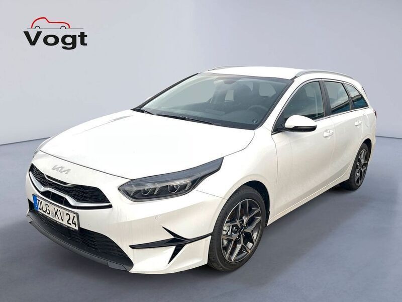 Weiß Neu 2024 Kia Ceed Sportswagon Spirit Kombi | 28.890 € (Etwas zu teuer) - Bild 1/4