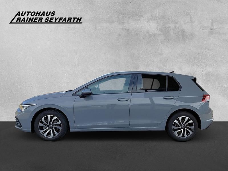 Gebraucht VW Golf VIII Active 150 PS (110 kW) 2023 Grau Limousine