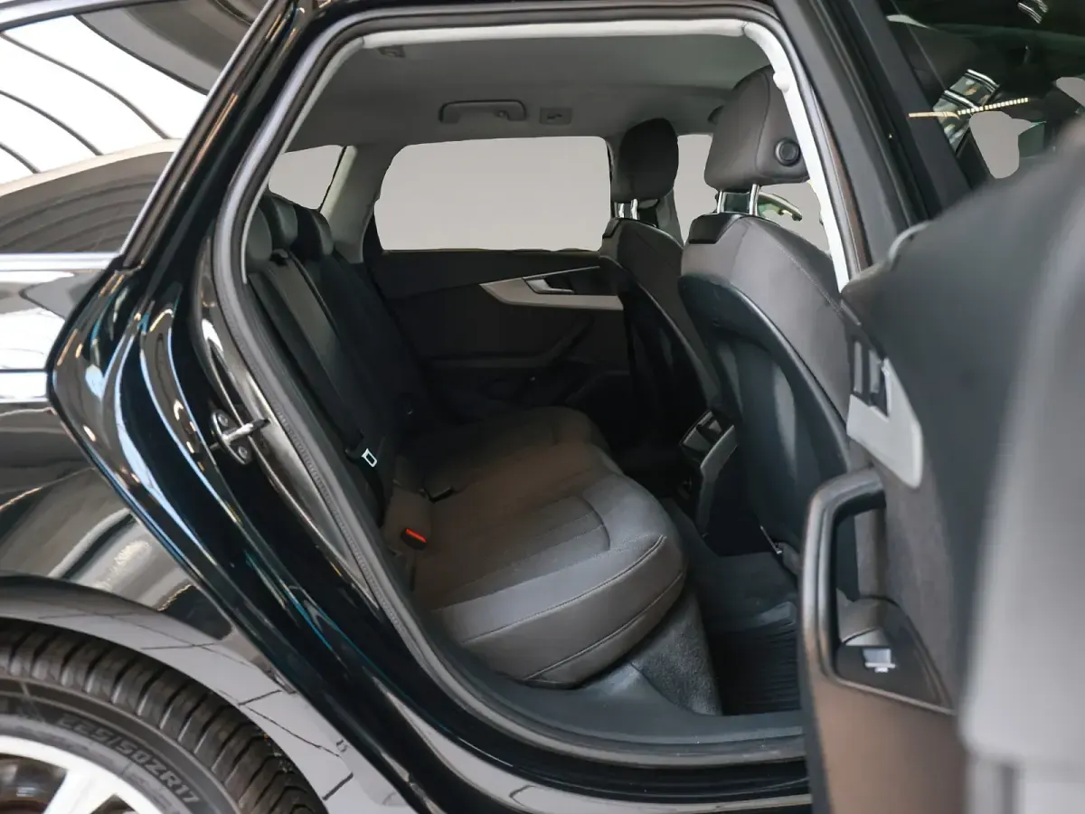 Gebraucht Audi A4 Business 150 PS (110 kW) 2022 Schwarz
