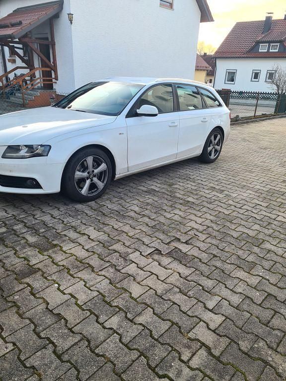 Weiß Gebraucht 2011 Audi A4 S-Line Kombi | 8.800 € (Fairer Preis) - Bild 1/4