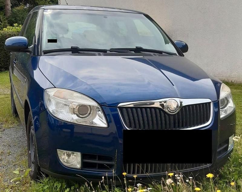 Blau Gebraucht 2009 Skoda Fabia Ambiente Limousine | 550 € (Superpreis) - Bild 1/1