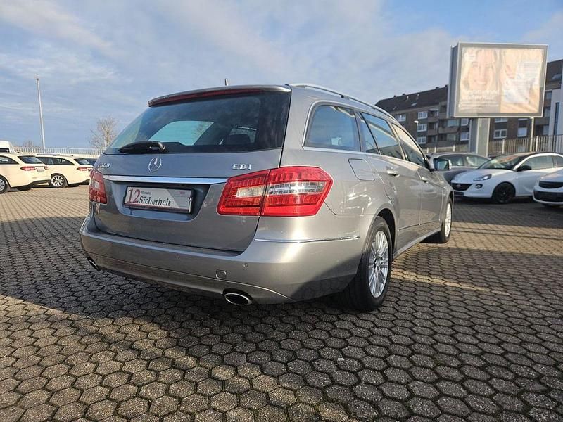Gebraucht Mercedes E300 231 PS (169 kW) 2012 Grau Kombi
