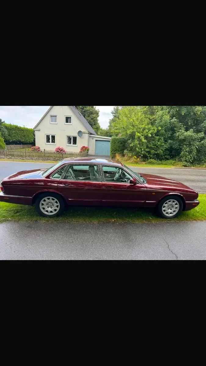 Gebraucht Jaguar XJ8 Sovereign 284 PS (208 kW) 1998 Rot Limousine