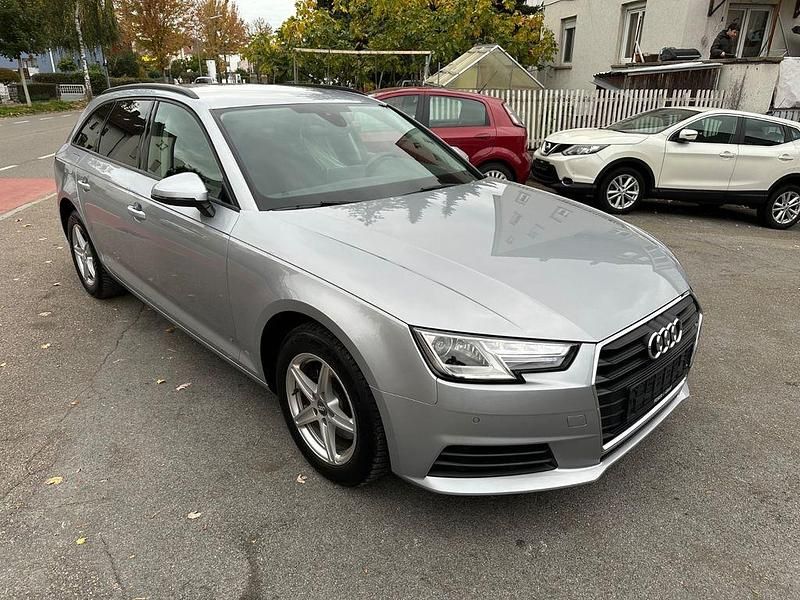 Silber Gebraucht 2019 Audi A4 Ambiente Kombi | 16.990 € (Guter Preis) - Bild 1/4