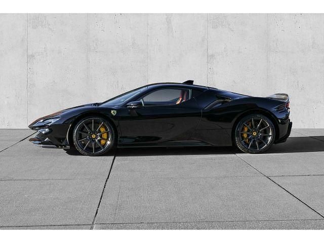 Gebraucht Ferrari SF90 999 PS (734 kW) 2022 Schwarz Coupé
