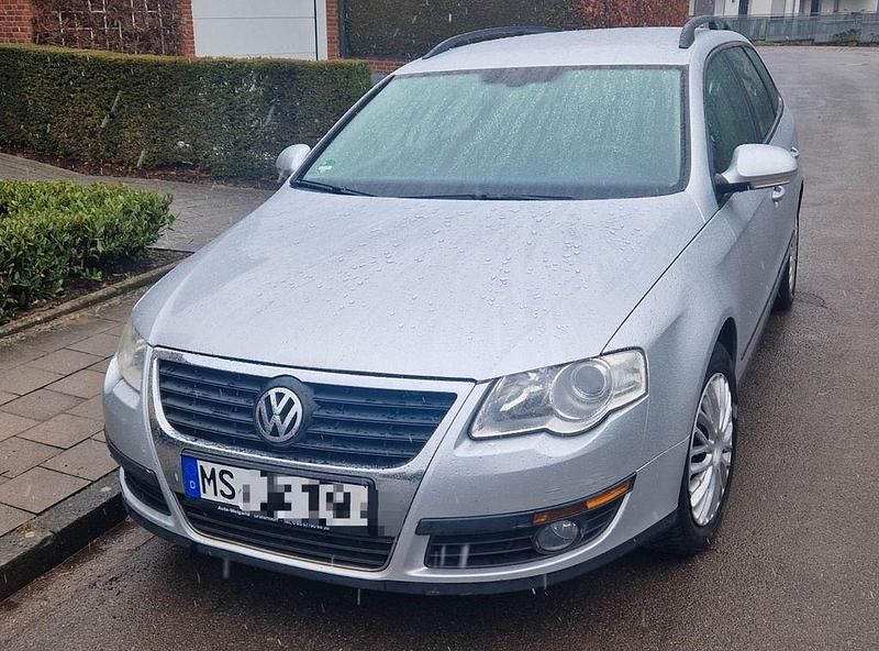 Grau Gebraucht 2007 VW Passat Limousine | 1.950 € (Superpreis) - Bild 1/4