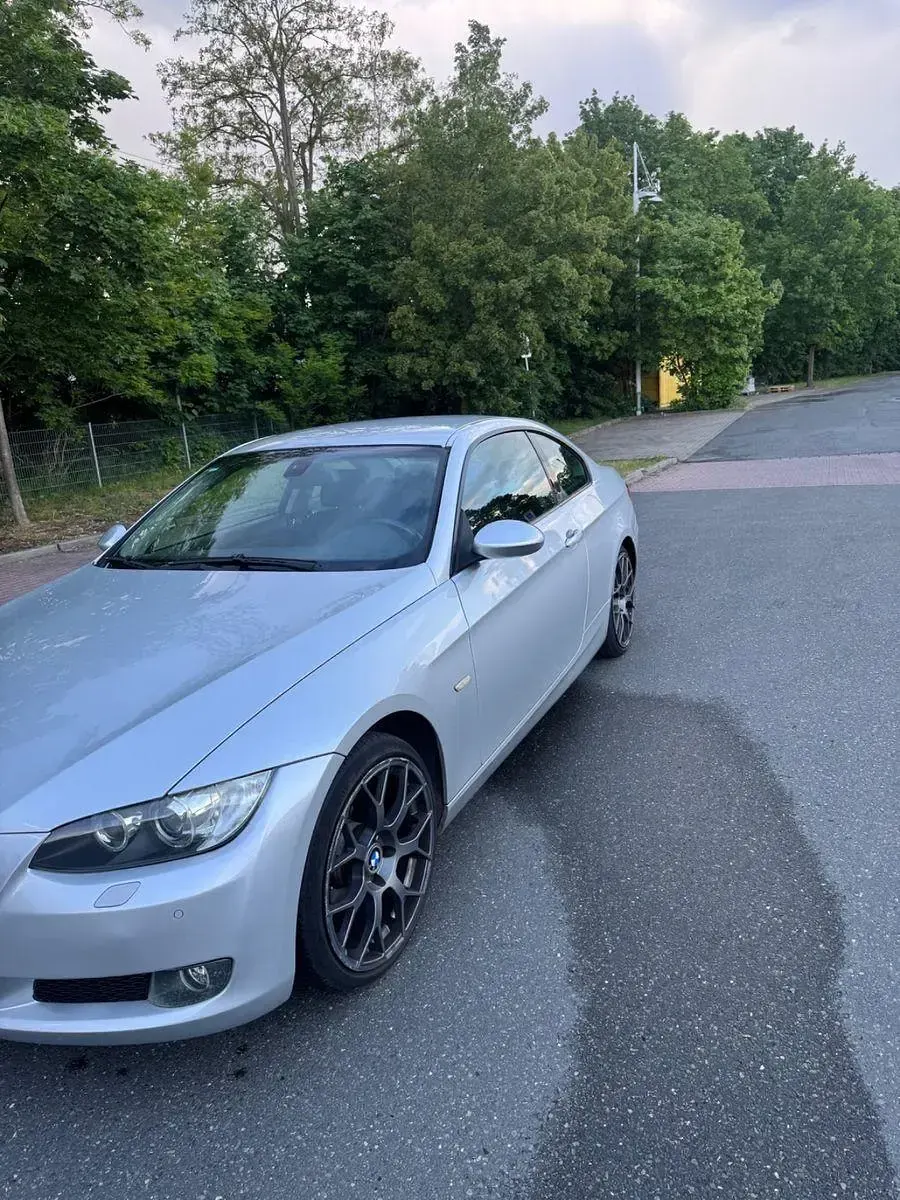 Gebraucht BMW 320 170 PS (125 kW) 2008 Silber Coupé