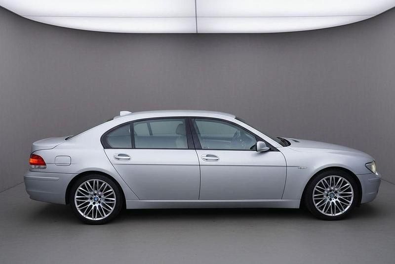 Gebraucht BMW 750L Executive 367 PS (269 kW) 2005 Grau Limousine