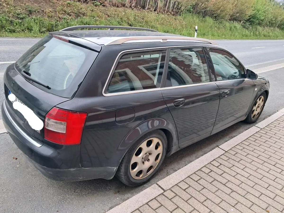 Gebraucht Audi A4 130 PS (95 kW) 2004 Schwarz Kombi