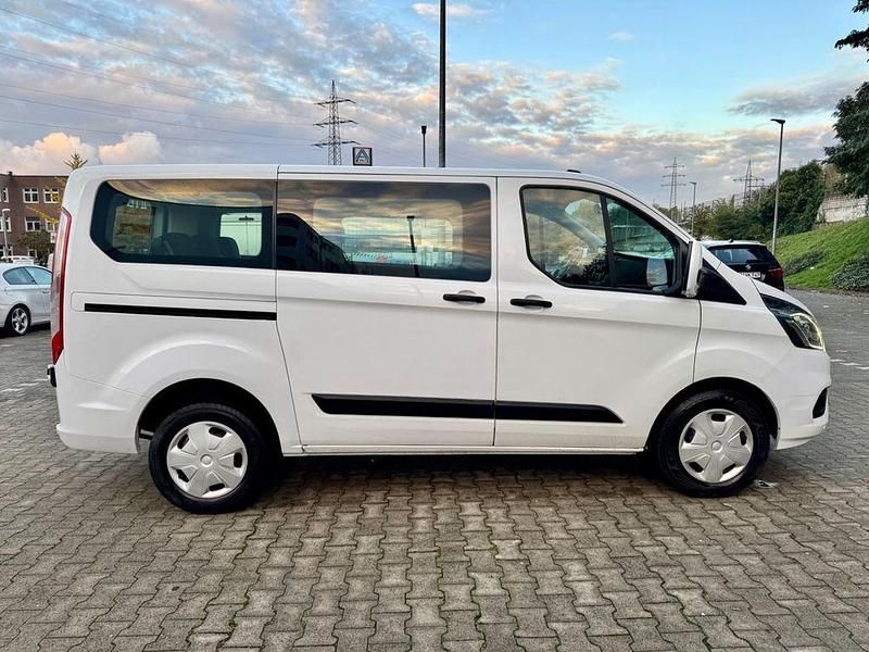 Gebraucht Ford Transit 131 PS (96 kW) 2022 Weiß Kombi