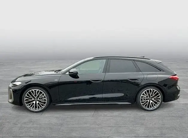 Gebraucht Audi A5 Sport 367 PS (269 kW) 2025 Schwarz Kombi