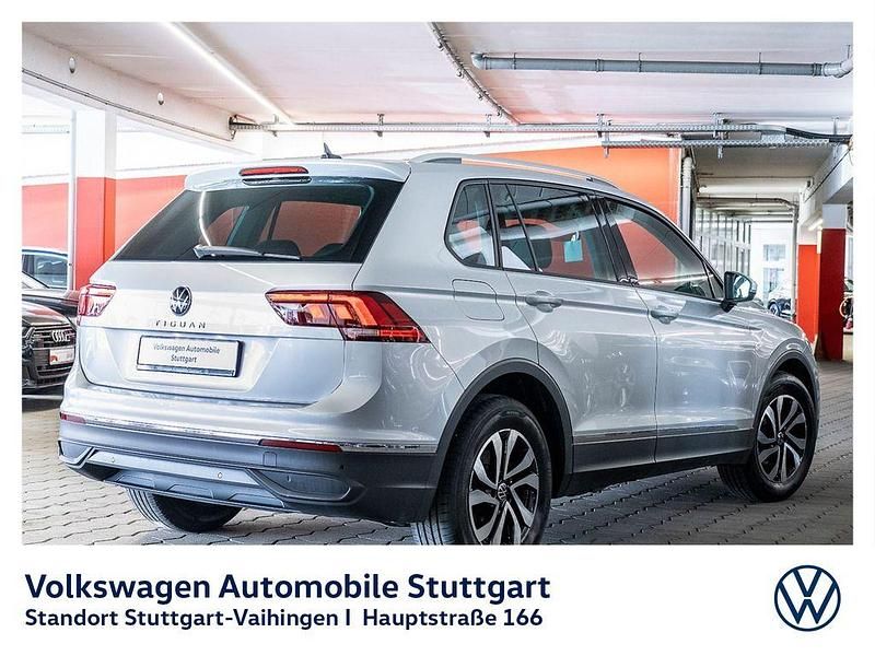 Gebraucht VW Tiguan Active 150 PS (110 kW) 2022 Reflexsilber metallic SUV