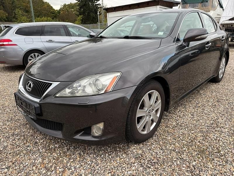 Braun Gebraucht 2009 Lexus IS250 Limousine | 6.200 € (Guter Preis) - Bild 1/4