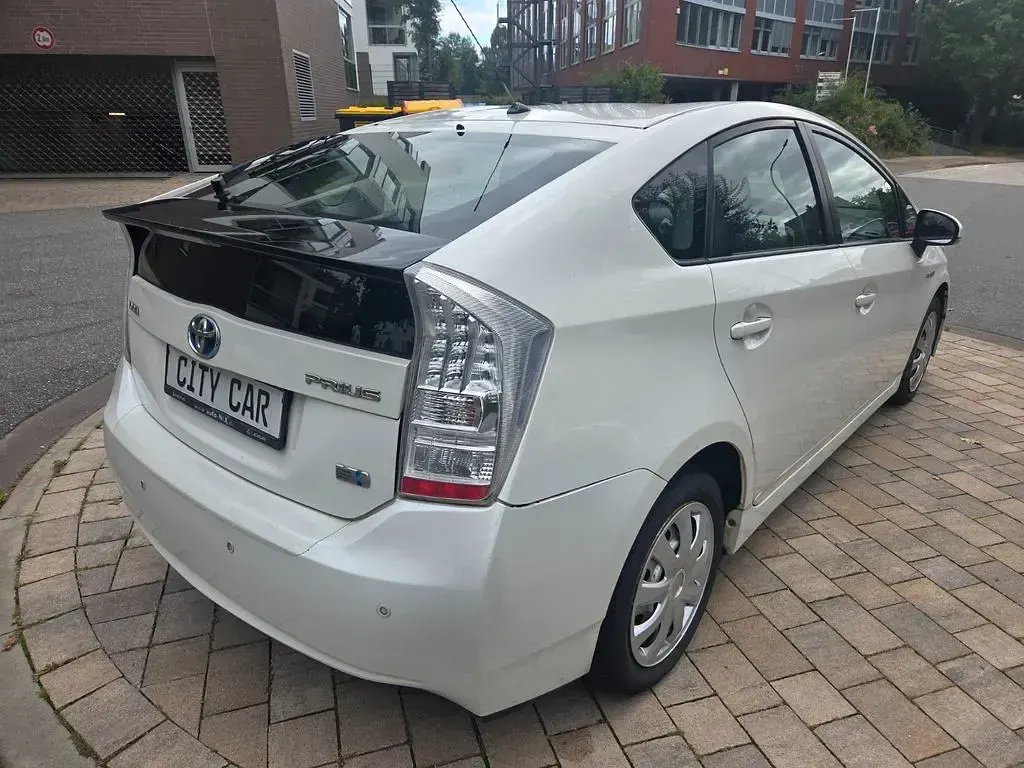 Gebraucht Toyota Prius Life 99 PS (72 kW) 2009 Weiß Kleinwagen