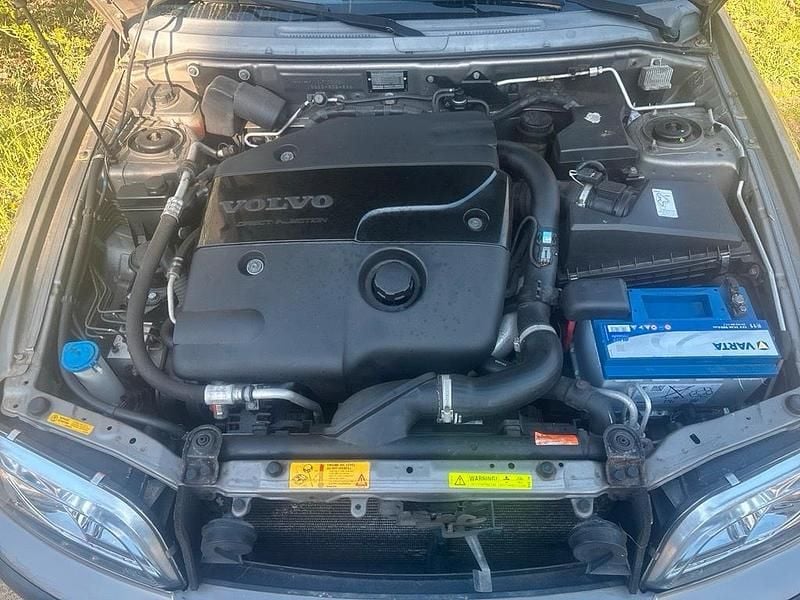 Second-hand Volvo V40 119 CP (87 kW) 2003 Gri Break
