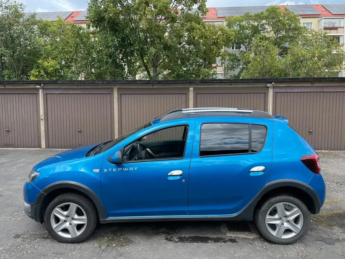 Gebraucht Dacia Sandero Stepway 90 PS (66 kW) 2014 Blau Kleinwagen