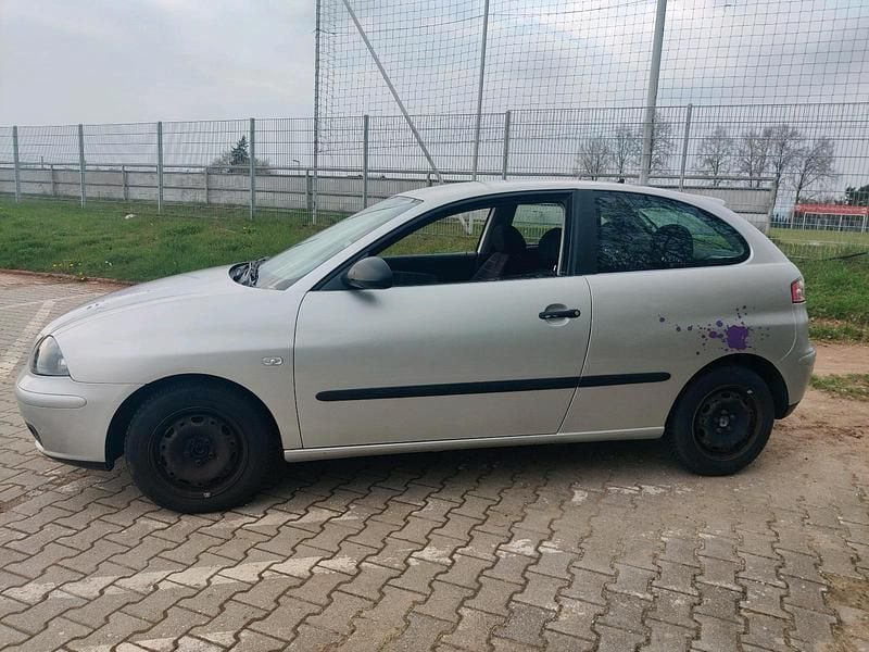 Gebraucht Seat Ibiza 64 PS (47 kW) 2003 Silber Kleinwagen