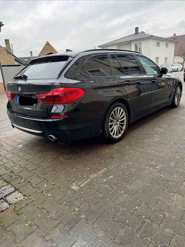 Gebraucht BMW 525 Luxury Line 231 PS (169 kW) 2018 Schwarz Kombi