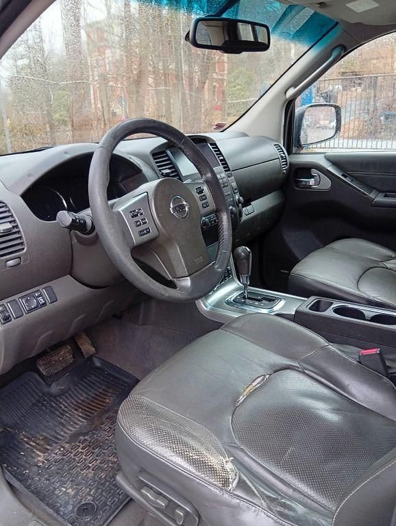 Gebraucht Nissan Navara 231 PS (169 kW) 2010 Schwarz Pickup