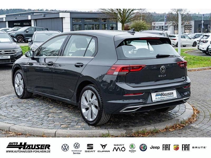 Gebraucht VW Golf Style 190 PS (139 kW) 2022 Grau Limousine