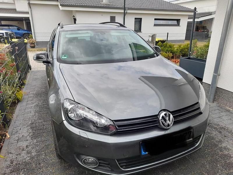 Grau Gebraucht 2013 VW Golf VII Highline Kombi | 6.399 € (Superpreis) - Bild 1/4