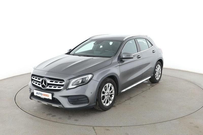 Usata Mercedes GLA200 Style 156 CV (114 kW) 2019 Grigio SUV