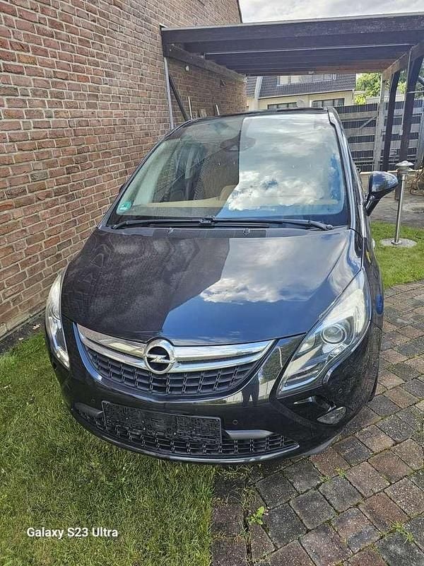 Schwarz Gebraucht 2015 Opel Zafira Tourer Business Van / Kleinbus | 11.500 € (Fairer Preis) - Bild 1/4