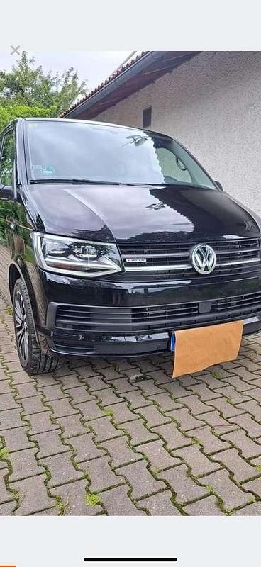Gebraucht VW Multivan Trendline 150 PS (110 kW) 2019 Schwarz Van