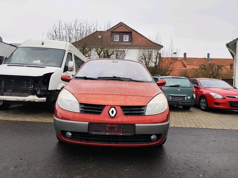 Rot Gebraucht 2004 Renault Scénic II Van / Kleinbus | 2.700 € - Bild 1/4