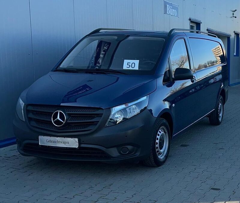 Blau Gebraucht 2020 Mercedes Vito Van / Kleinbus | 19.999 € (Fairer Preis) - Bild 1/4