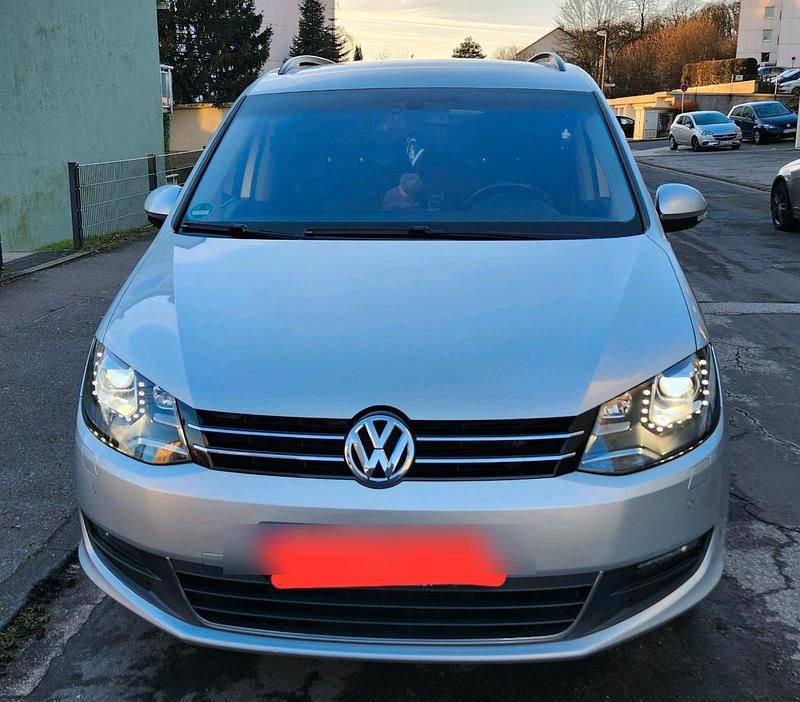 Silber Gebraucht 2014 VW Sharan Comfortline Van / Kleinbus | 11.500 € (Fairer Preis) - Bild 1/4
