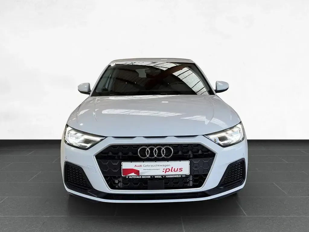Używany Audi A1 Advanced Plus 116 KM (85 kW) 2025 Biały SUV
